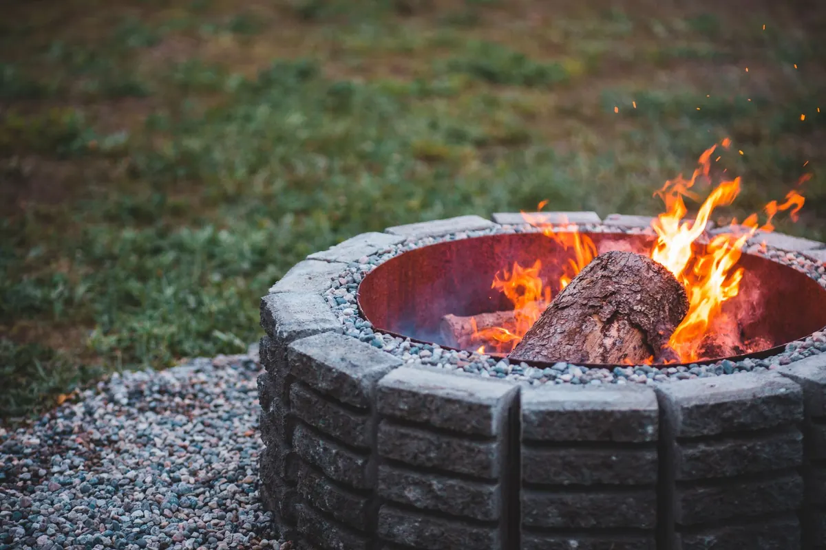 How to Choose the Right Fire Pit Size for Your Garden